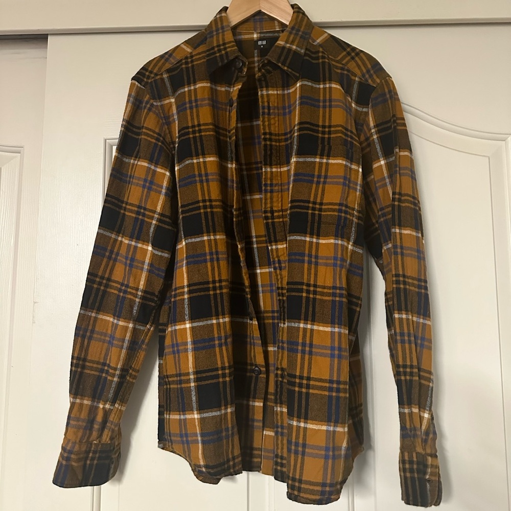 Uniqlo Black and Orange Casual Button Down Shirt/Flannel